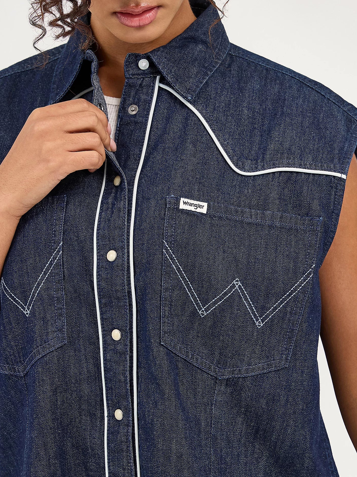 Sleeveless Shirt in Saddle