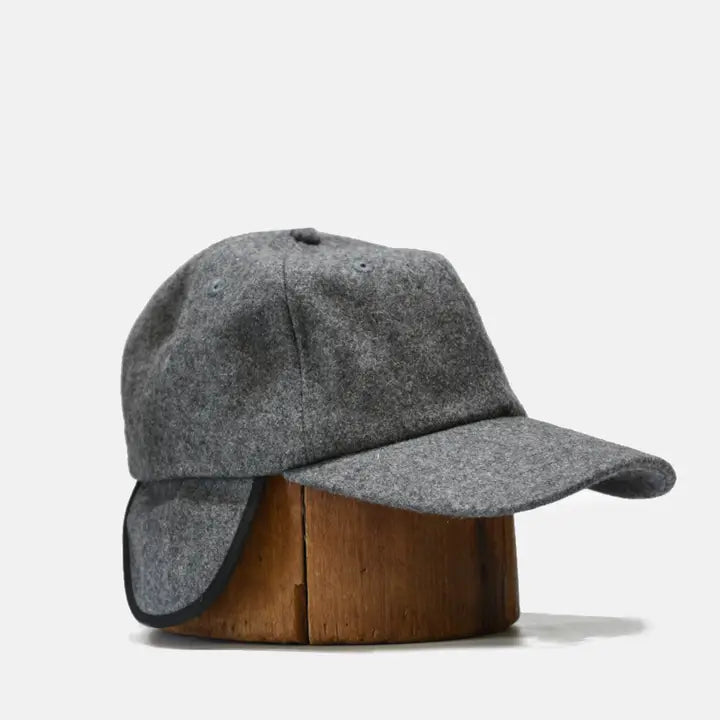 Snapback Wool Hat with Ear-Flaps in Grey