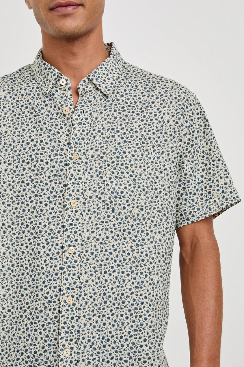 Carson Shirt in Autumn Daisy Ocean
