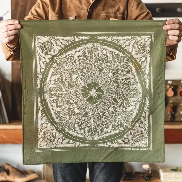 Land Bandana in Olive