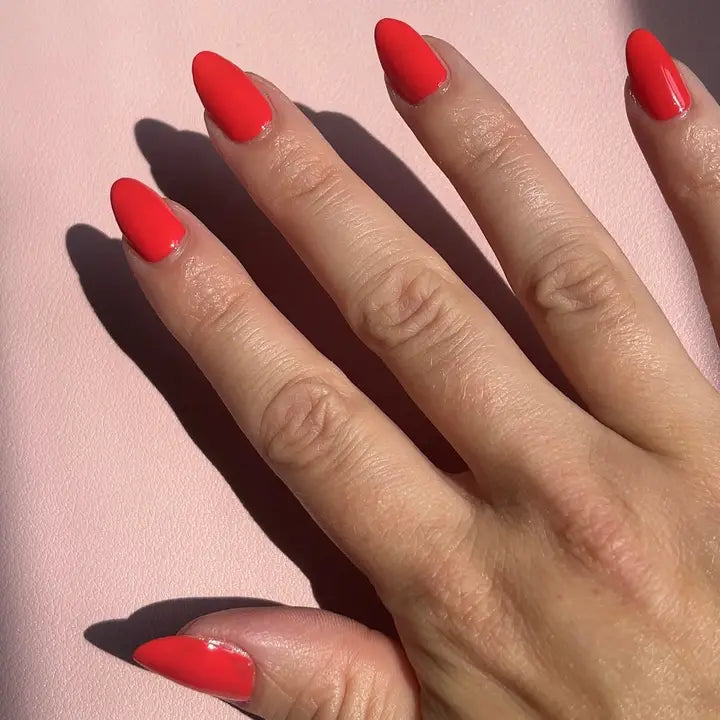 Flora 1761 Nail Lacquer in Plumeria