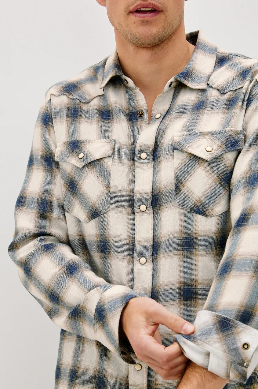 Roy Shirt in Wheat Marine
