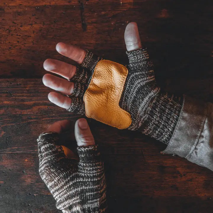 Fingerless Gloves in Desert & Natural Deerskin